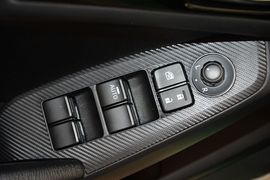 2016款马自达3Axela昂克赛拉三厢2.0L自动运动型