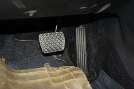 2016款马自达3Axela昂克赛拉三厢2.0L自动运动型