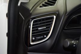 2016款马自达3Axela昂克赛拉三厢2.0L自动运动型