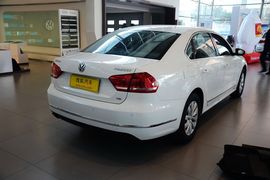 2015款大众帕萨特1.8TSI