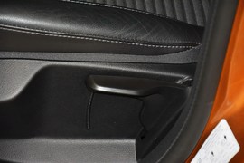 2015款福特福克斯两厢1.0L