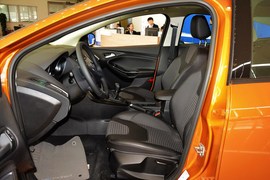2015款福特福克斯两厢1.0L