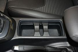 2015款福特福克斯两厢1.0L