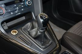 2015款福特福克斯两厢1.0L