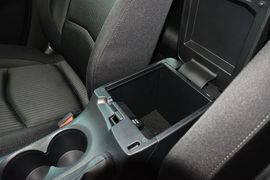 2016款马自达3Axela昂克赛拉三厢1.5L自动舒适型