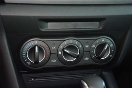 2016款马自达3Axela昂克赛拉三厢1.5L自动舒适型