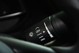 2016款马自达3Axela昂克赛拉三厢1.5L自动舒适型