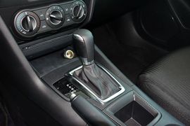 2016款马自达3Axela昂克赛拉三厢1.5L自动舒适型