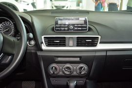 2016款马自达3Axela昂克赛拉三厢1.5L自动舒适型