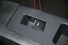 2015款吉利GX7运动版1.8L手动新精英型升级版国Ⅴ