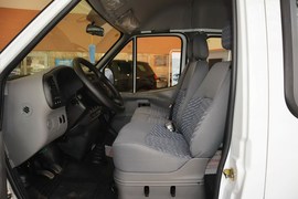 2015款福特经典全顺