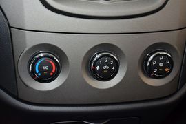 2014款吉利金刚1.5L手动进取型