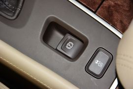 2013款别克君越2.4L