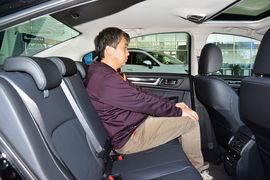 2016款斯巴鲁力狮2.5L全驱荣耀版