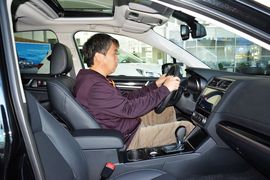 2016款斯巴鲁力狮2.5L全驱荣耀版