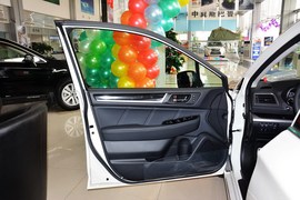 2016款斯巴鲁力狮2.5L全驱荣耀版