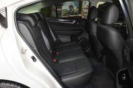 2016款斯巴鲁力狮2.5L全驱荣耀版