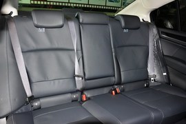 2016款斯巴鲁力狮2.5L全驱荣耀版