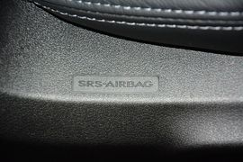 2016款斯巴鲁力狮2.5L全驱荣耀版