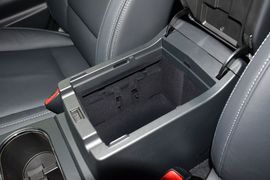2016款斯巴鲁力狮2.5L全驱荣耀版
