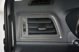 2016款斯巴鲁力狮2.5L全驱荣耀版