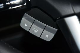 2016款斯巴鲁力狮2.5L全驱荣耀版