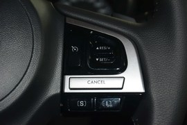 2016款斯巴鲁力狮2.5L全驱荣耀版