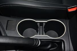 2016款丰田雷凌双擎1.8H