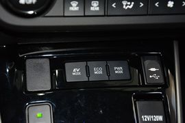 2016款丰田雷凌双擎1.8H