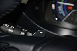 2016款丰田雷凌双擎1.8H