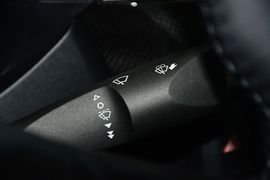 2016款丰田雷凌双擎1.8H