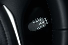 2016款丰田雷凌双擎1.8H