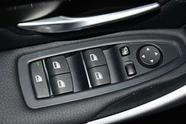 2016款宝马320i
