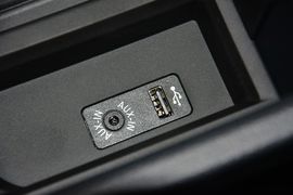 2016款宝马320i