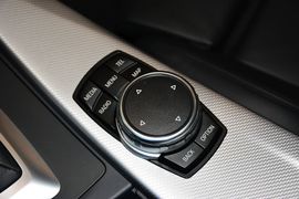 2016款宝马320i
