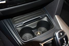 2016款宝马320i