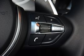 2016款宝马320i