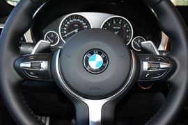 2016款宝马320i