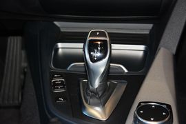 2016款宝马320i