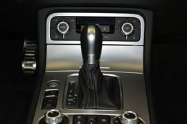 2016款大众途锐3.0TSI