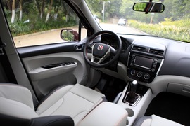 2016款东风风行景逸X3