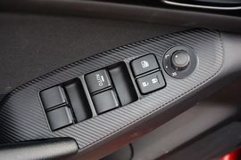 2016款马自达3Axela昂克赛拉两厢1.5L自动舒适型