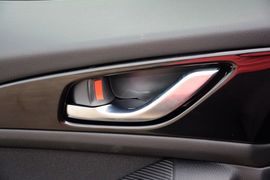 2016款马自达3Axela昂克赛拉两厢1.5L自动舒适型