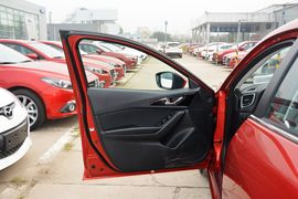 2016款马自达3Axela昂克赛拉两厢1.5L自动舒适型