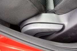 2016款马自达3Axela昂克赛拉两厢1.5L自动舒适型