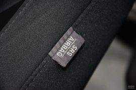 2016款马自达3Axela昂克赛拉两厢1.5L自动舒适型