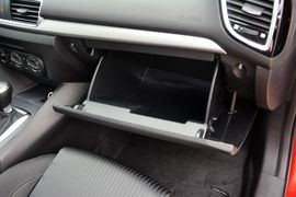 2016款马自达3Axela昂克赛拉两厢1.5L自动舒适型