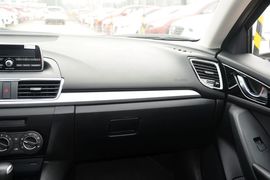 2016款马自达3Axela昂克赛拉两厢1.5L自动舒适型