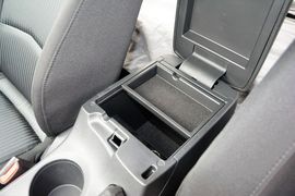 2016款马自达3Axela昂克赛拉两厢1.5L自动舒适型