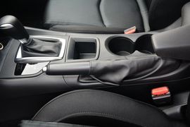 2016款马自达3Axela昂克赛拉两厢1.5L自动舒适型